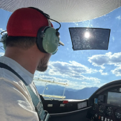Pare-soleil aviation incurvé